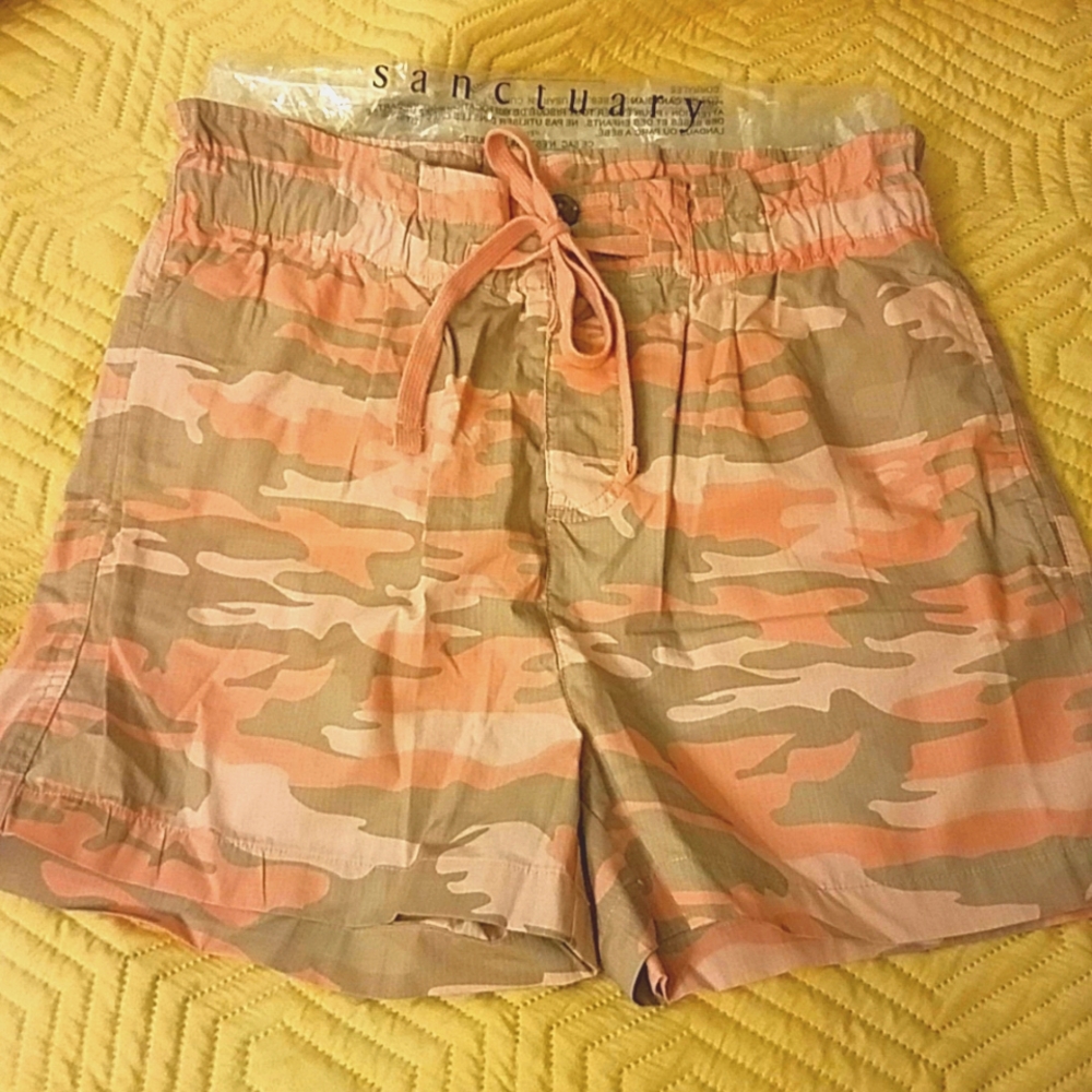 Sanctuary Soho Camo Short NWT